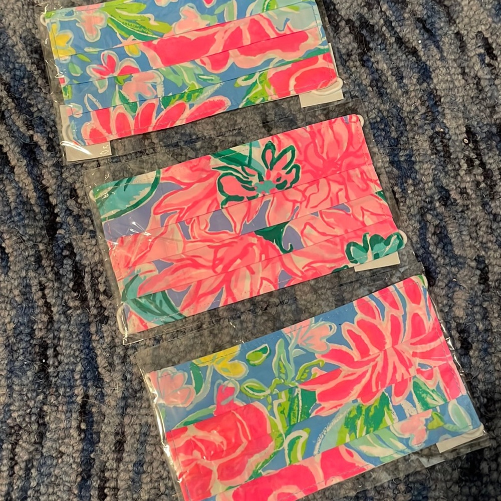 3 Lilly Pulitzer masks, NIP.